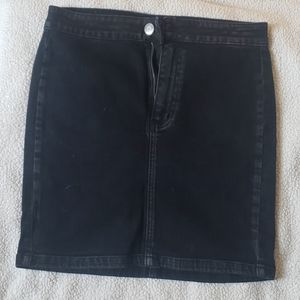 AMERICAN EAGLE BLACK DENIM MINI SKIRT